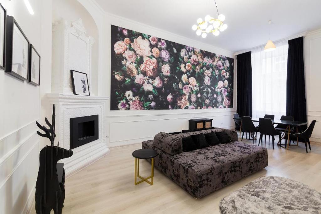Leogrand Apartments On Lychakivska 3 إلفيف المظهر الخارجي الصورة